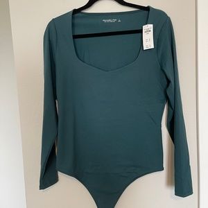 NWT A&F Long-Sleeved Sweetheart Neckline Bodysuit